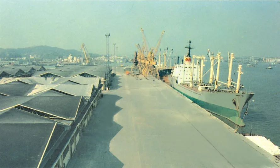 公司第一个获得国家级奖项工程——广州黄埔港洪圣沙水转水码头