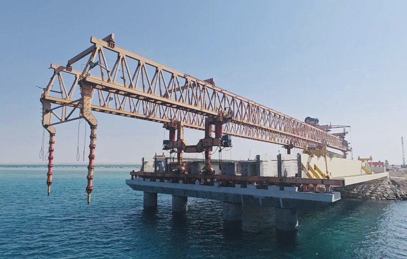 沙特红海laheq永久桥项目3号桥首跨架设完成